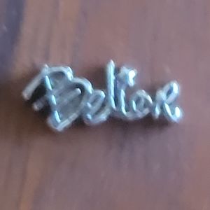 EUC Origami Owl Believe Charm